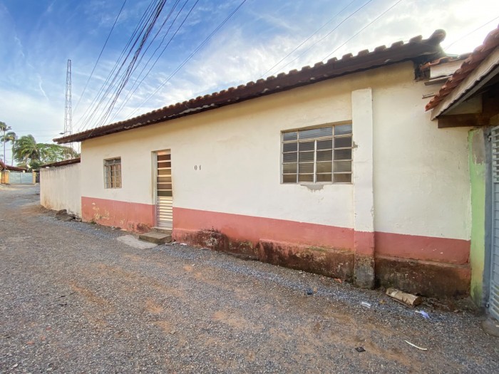 Rua Silva Jardim, 1064 - casa 1